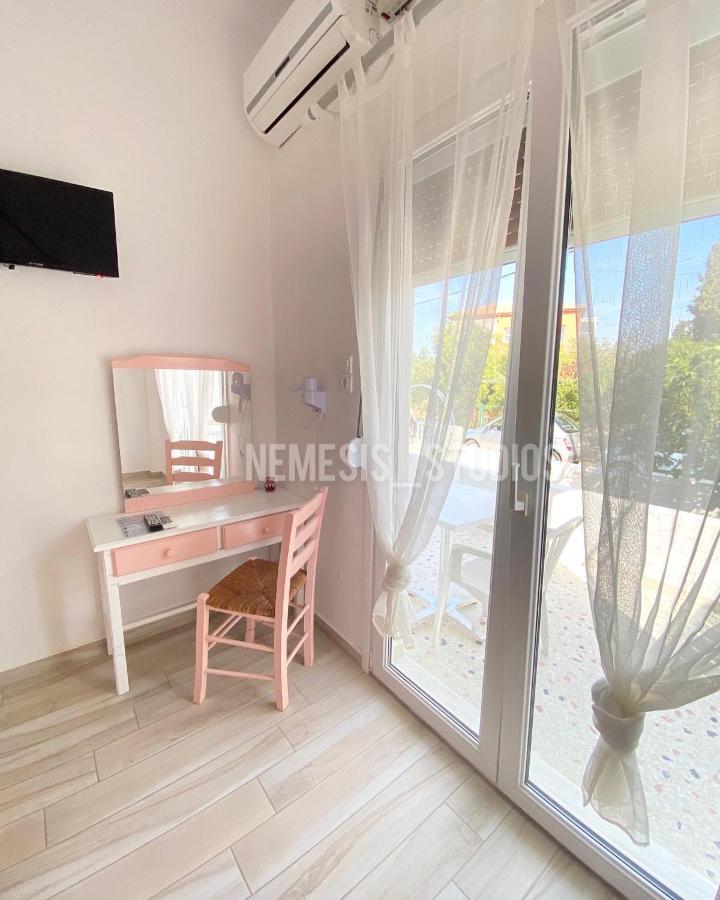 Nemesis Studios Aegina Bagian luar foto